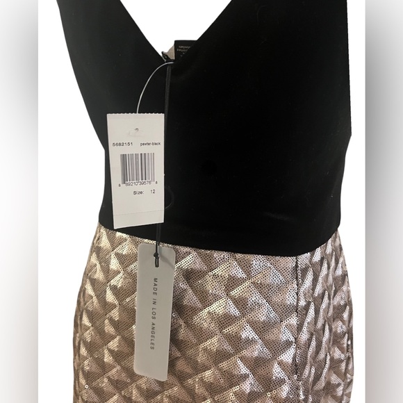 NWT Black Halo Womens Black Velvet Pewter Sequin Sheath Midi Dress Size 12 Love - Picture 13 of 15